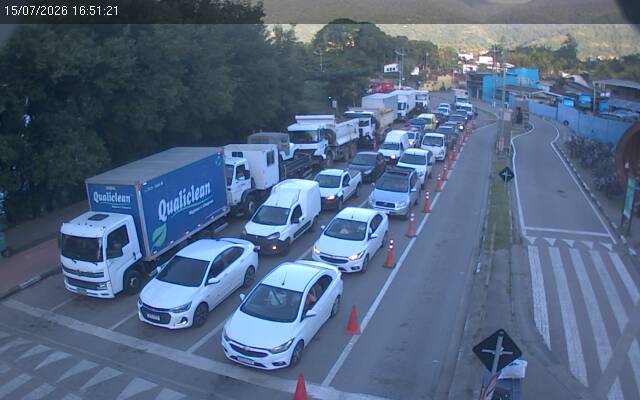 Câmera ao vivo — Ilhabela · embarque