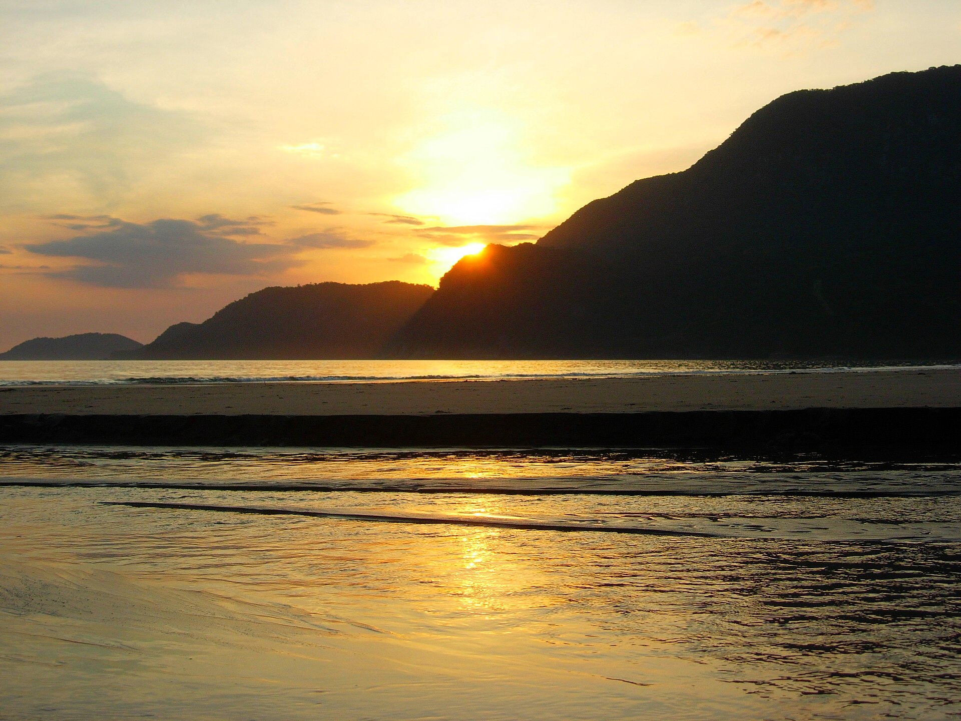 Guaecá - São Sebastião - Brasil, por do sol (sunset) - panoramio.jpg